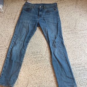 Levi’s medium wash 502 jeans